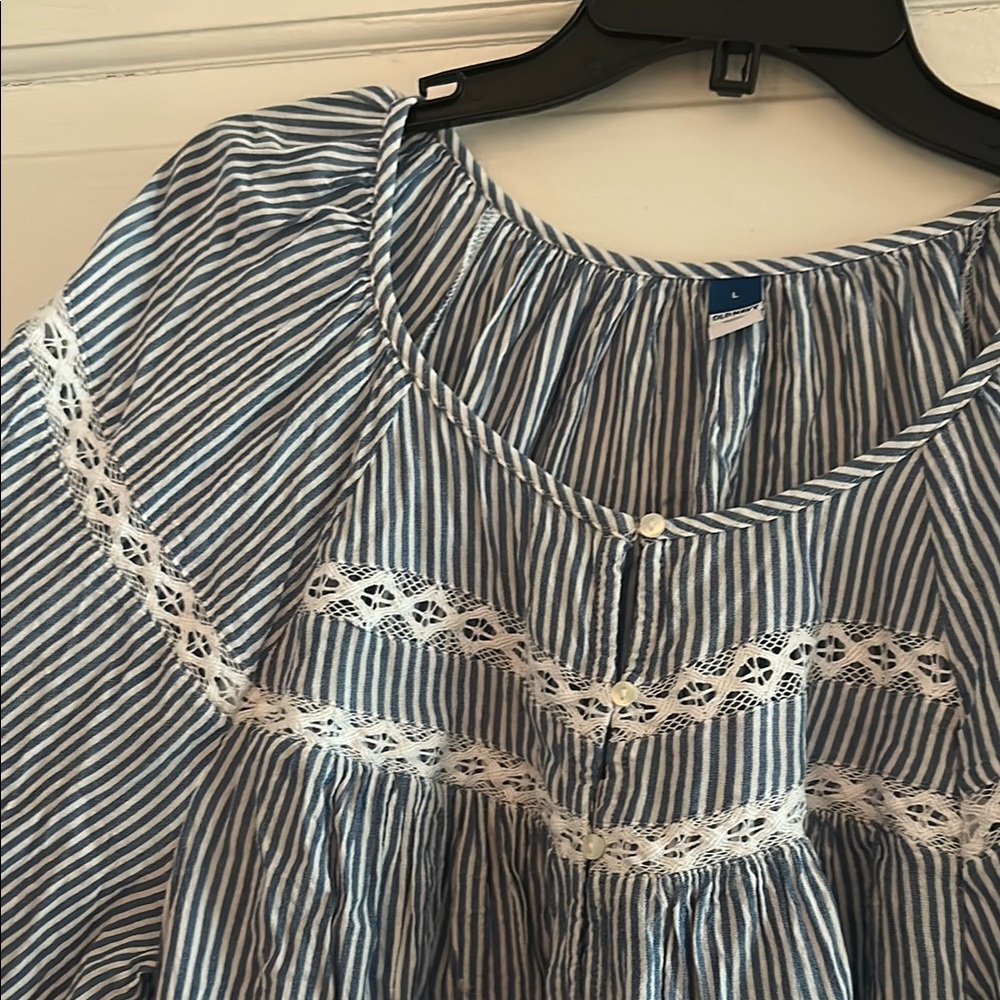 🌸Old navy boho Blue Striped Women's Top - Picture 3 of 4